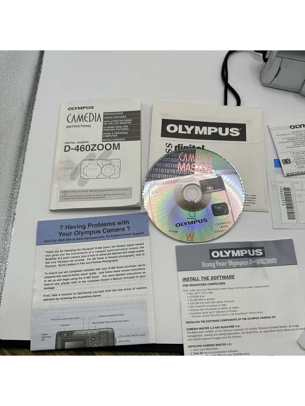 Olympus D-450 Zoom Silver 1.3mp Digital Camera 3x Optical Zoom Box Manual Case
